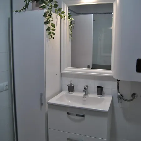 Con Encanto En El Corazon De La Ciudad Apartment *